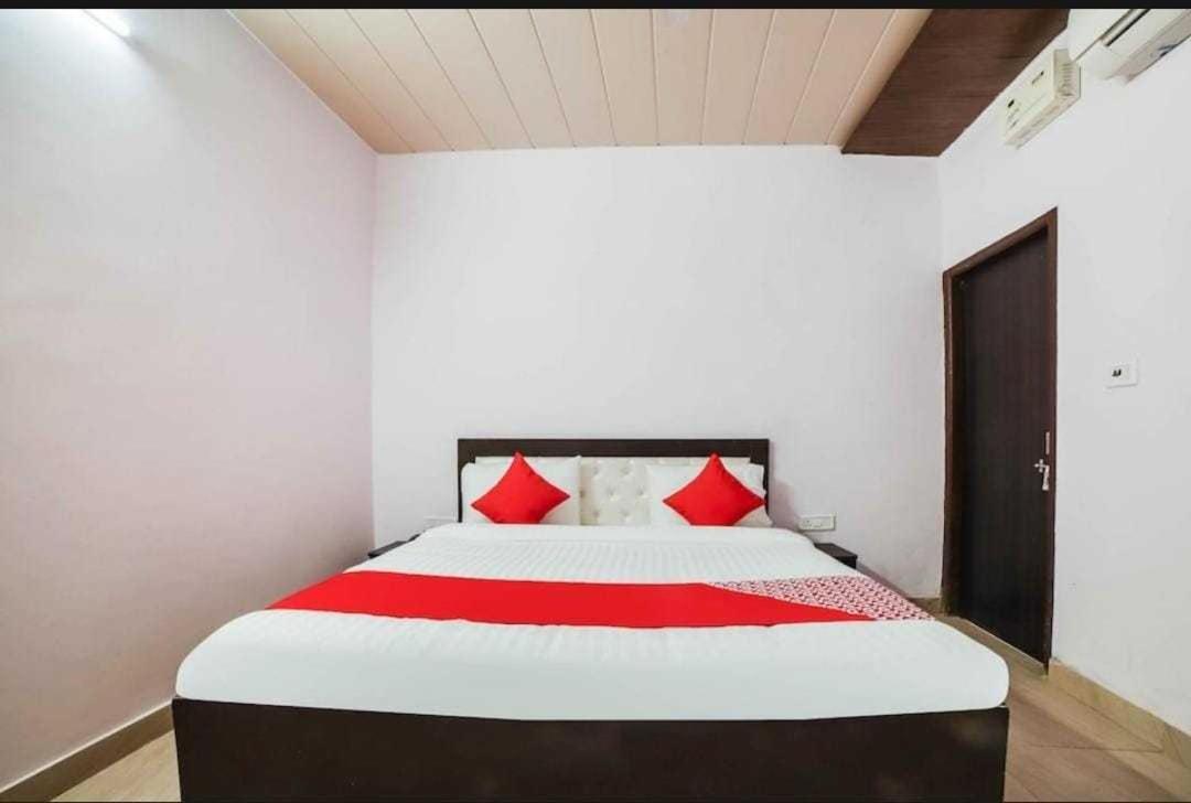 Hotel O Kl Khari Near Ashoka Park Mein Metro 뉴델리 외부 사진